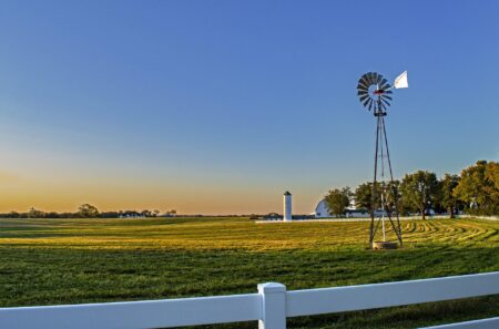 What is the Average Real Estate Commission in Kansas?