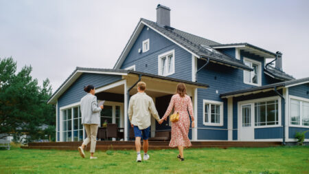 Why Work with a Realtor: 7 Reasons to Hire a Real Estate Agent