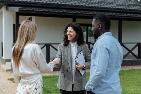 Is Selling a House at an Auction Better Than Using a Realtor?