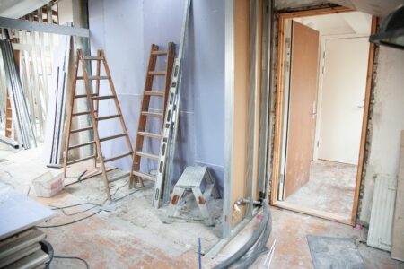 Foreclosed Homes for Sale: Risks & Rewards